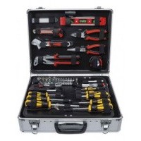 Assortiment d'outils : trousses, coffres, mallettes et caisse à outils